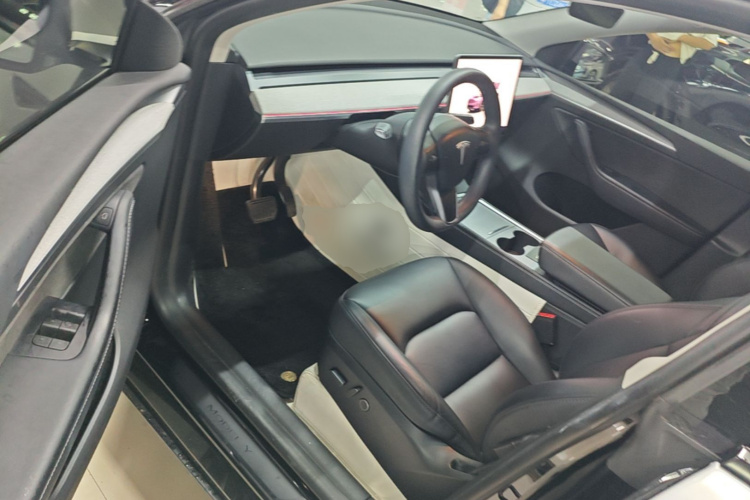 Tesla Model Y 2023 #16 Tesla Model Y 2023 car image #16