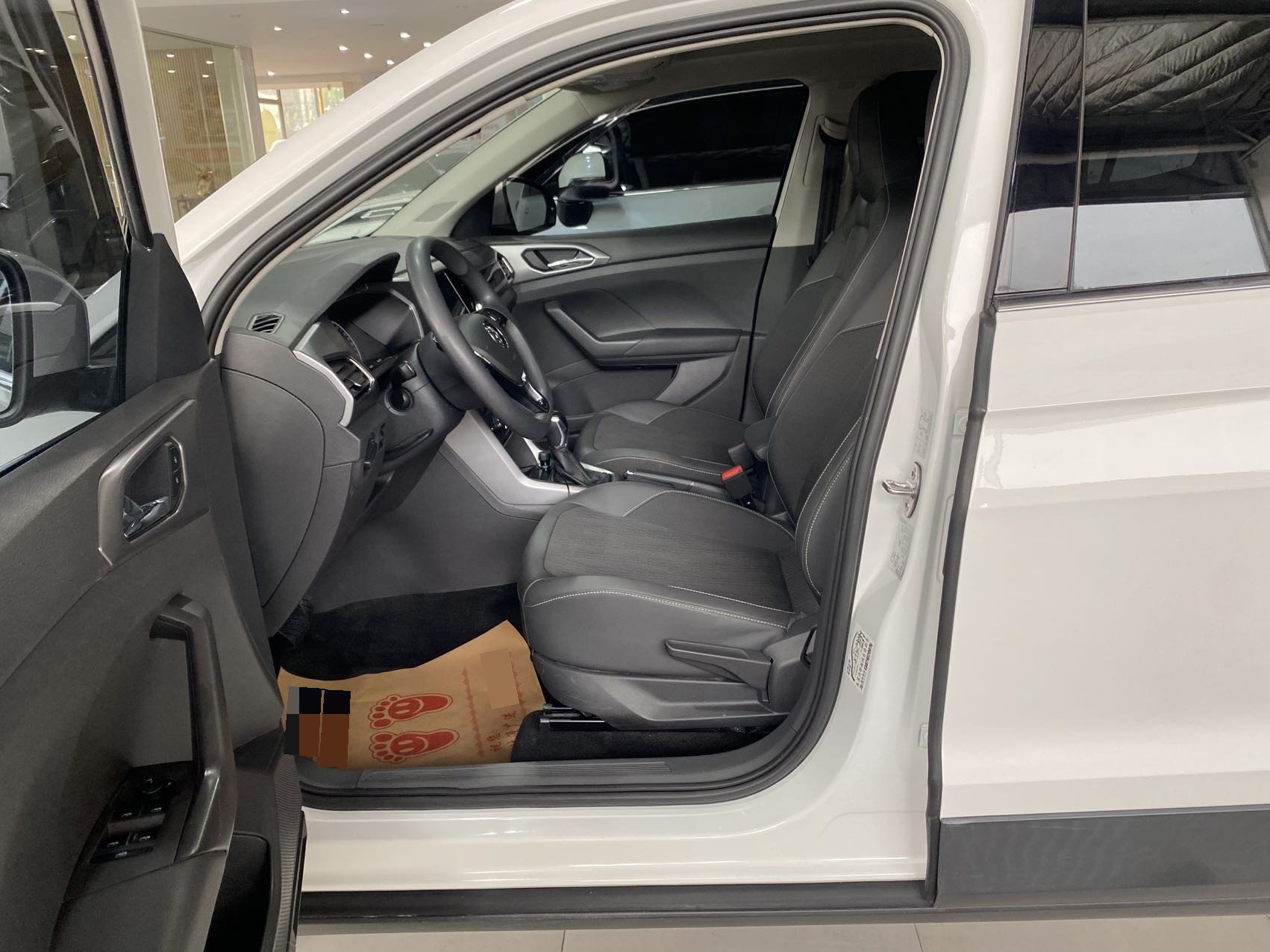 Volkswagen T-Cross 2020 #11 Volkswagen T-Cross 2020 صورة سيارة #11