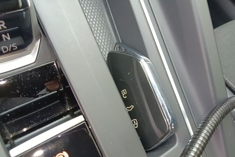 Volkswagen Golf 2021 car image #10