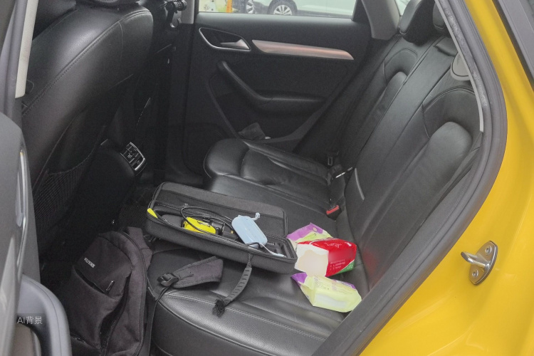 Audi Q3 2016 car image #19