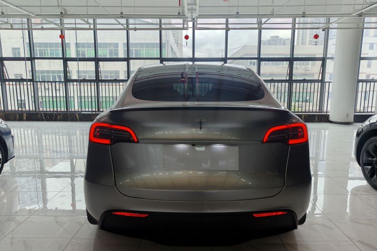 Tesla Model Y 2022 #6 Tesla Model Y 2022 car image #6