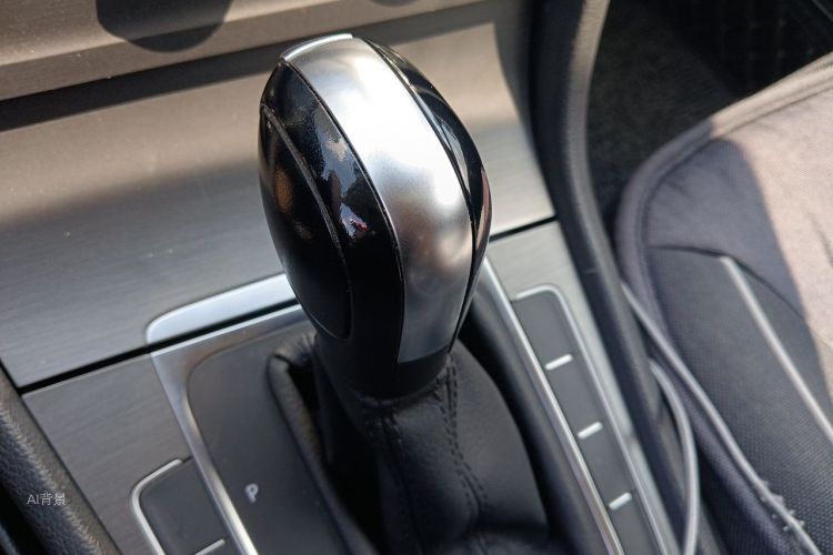 Volkswagen Golf 2015 car image #16