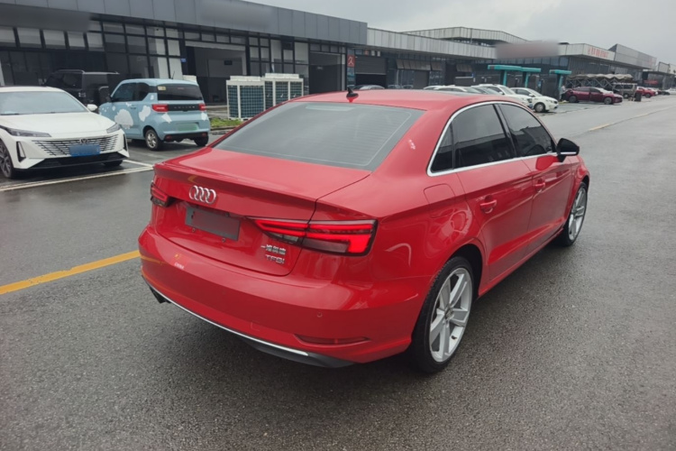 Audi A3 2019 immagine di auto #7