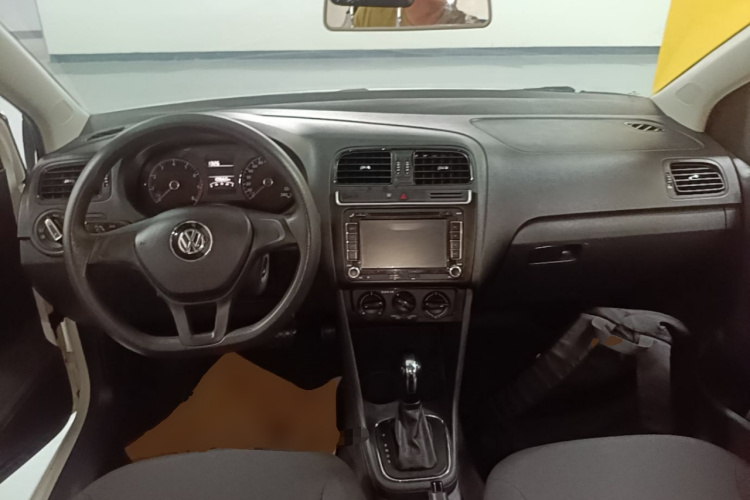 Volkswagen Polo 2018 car image #10