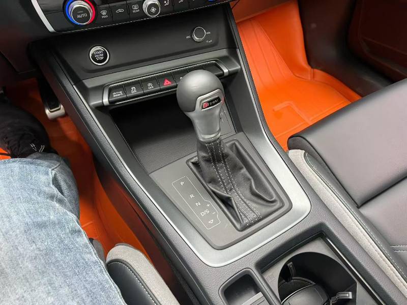 Audi Q3 2024 immagine di auto #8