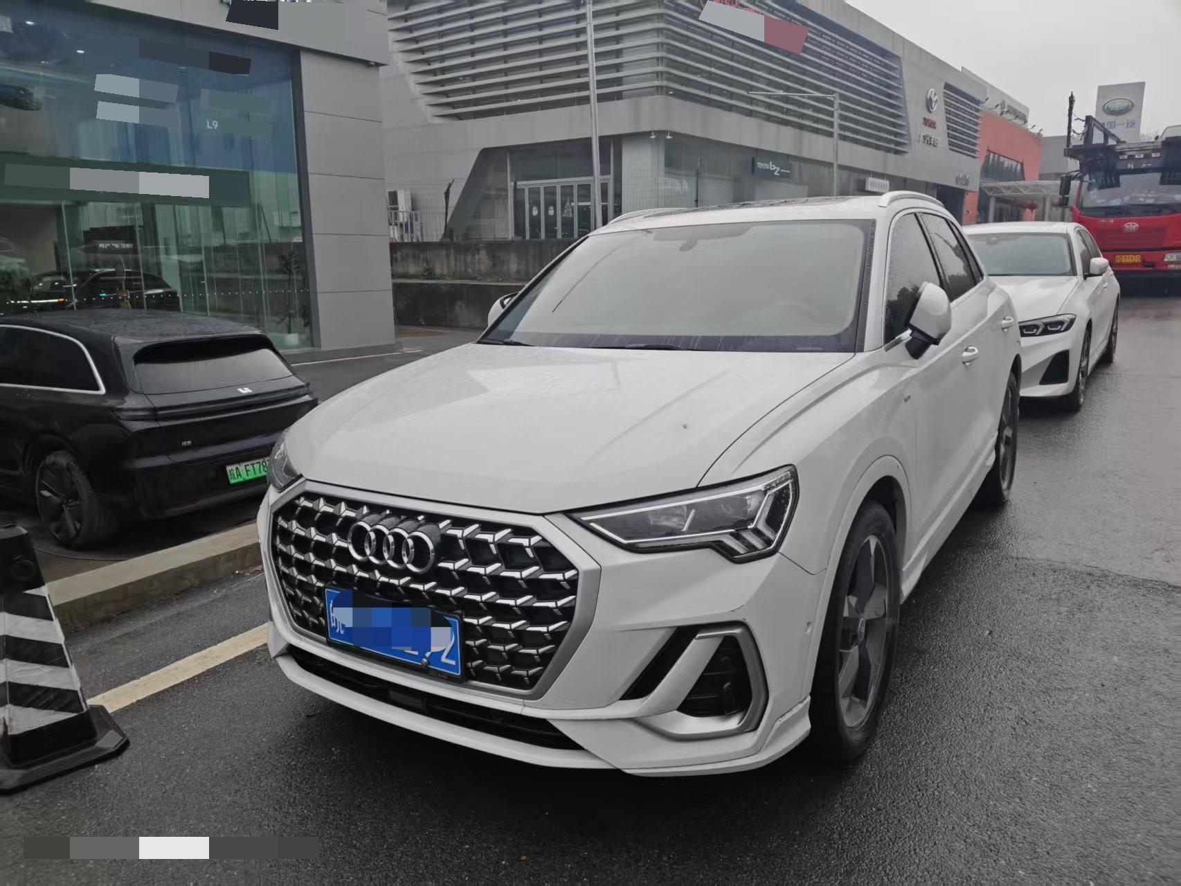 Audi Q3 2024 Audi Q3 2024 immagine di auto