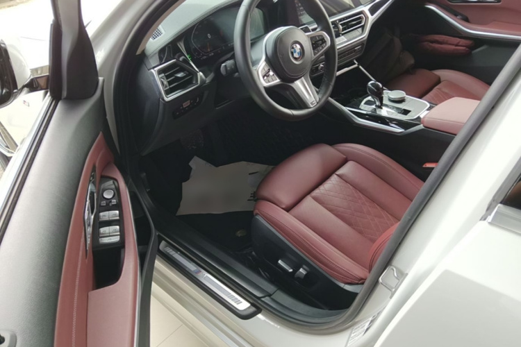 BMW 3 Series 2022 car image #12