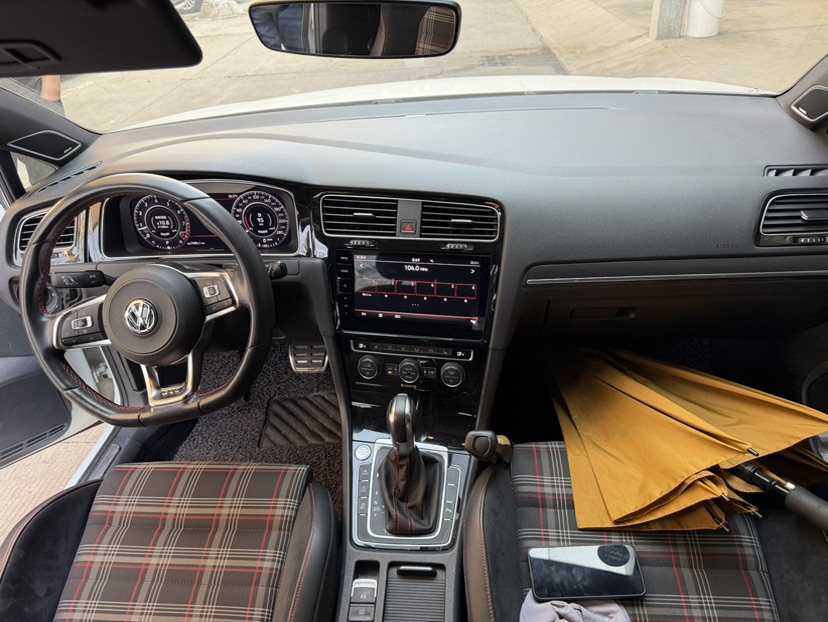 Volkswagen GolfGTI 2019 car image #5
