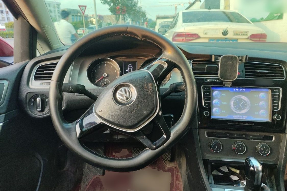 Volkswagen Golf 2014 car image #22