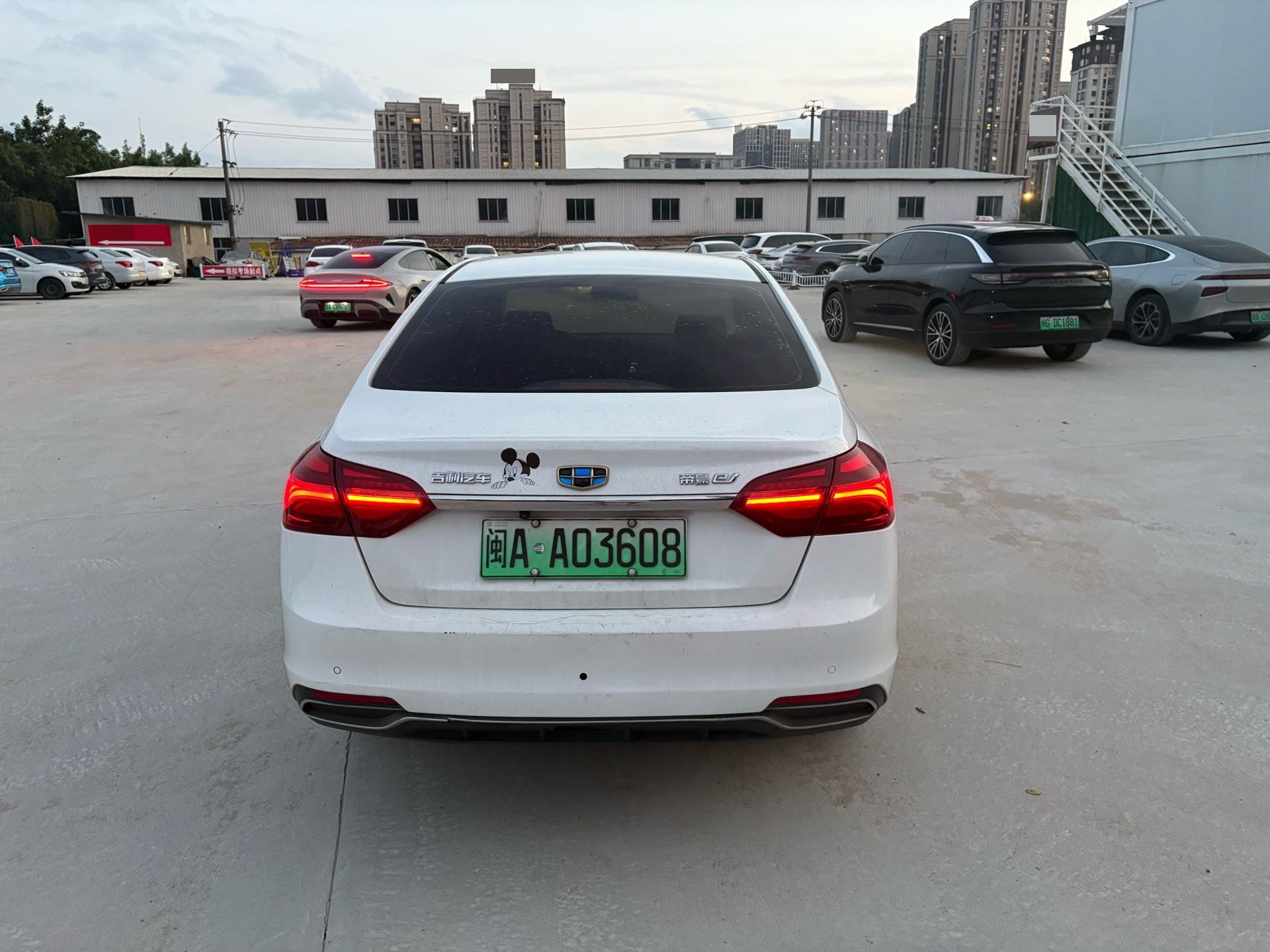 GEELY Emgrand New Energy 2019 #6 GEELY Emgrand New Energy 2019 изображение автомобиля #6