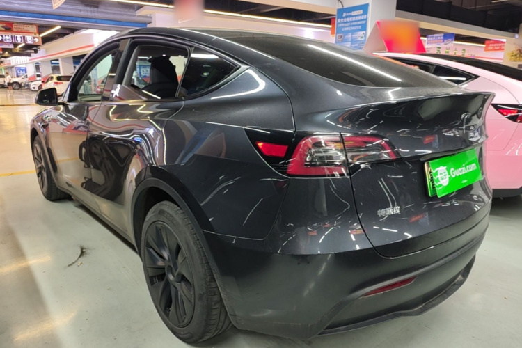 Tesla Model Y 2024 #5 Tesla Model Y 2024 car image #5