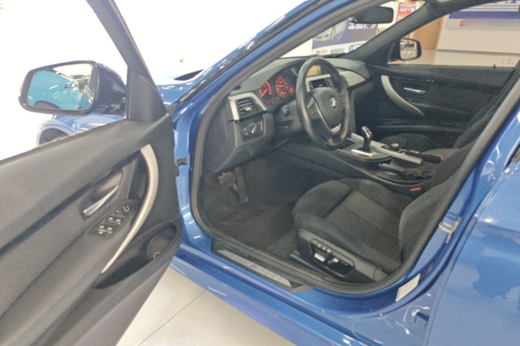 BMW 3 Series 2016 car image #16