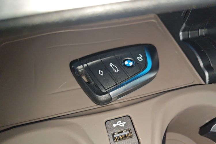 BMW 3 Series 2025 #14 BMW 3 Series 2025 car image #14