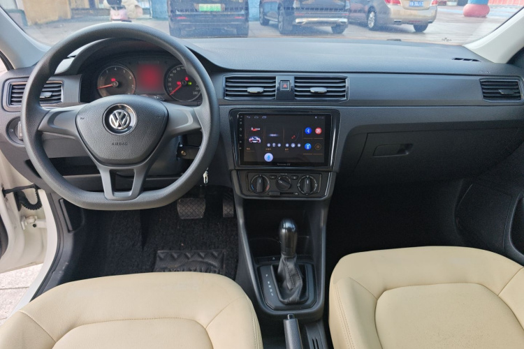Volkswagen Santana 2019 صورة سيارة #10