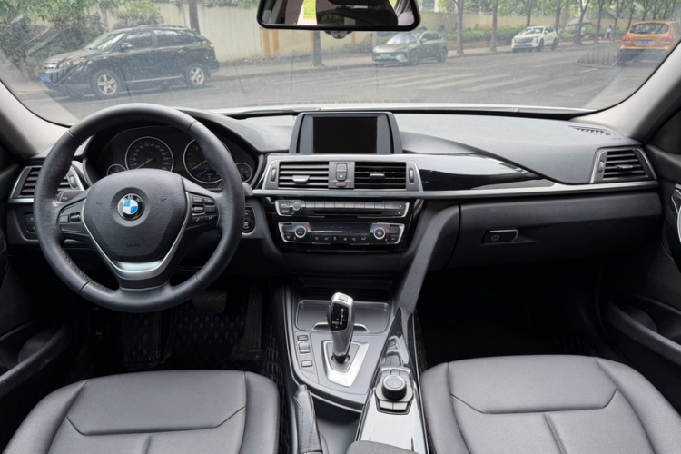 BMW 3 Series 2017 #16 BMW 3 Series 2017 immagine di auto #16