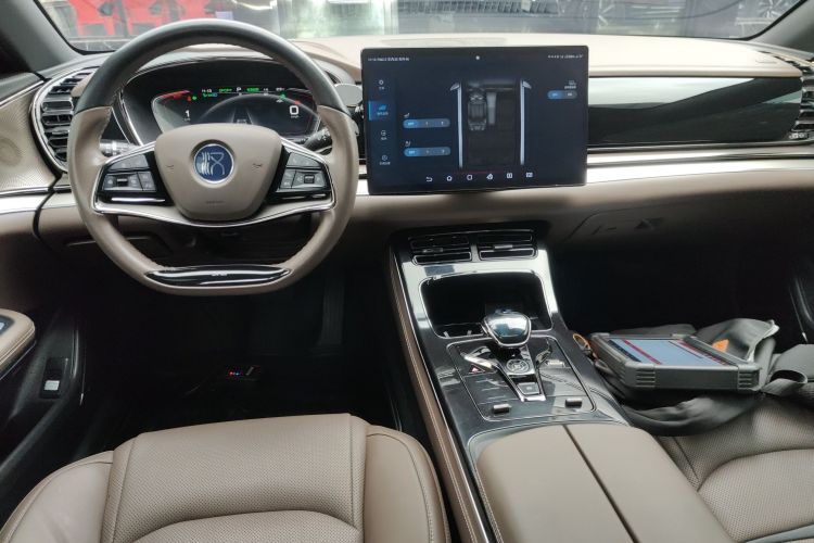 BYD Han 2022 immagine di auto #10