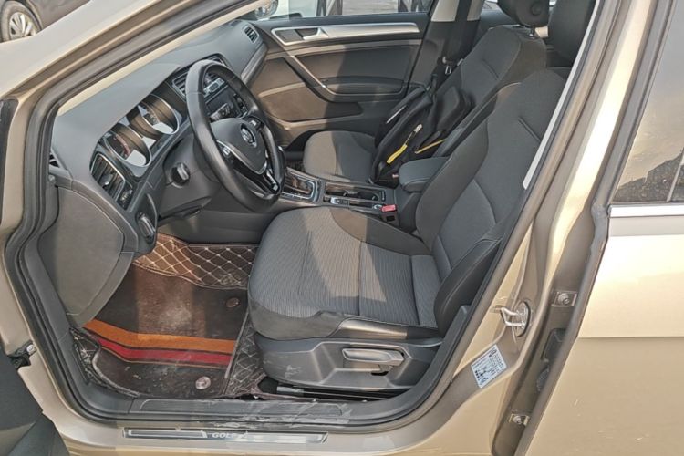 Volkswagen Golf 2018 car image #15