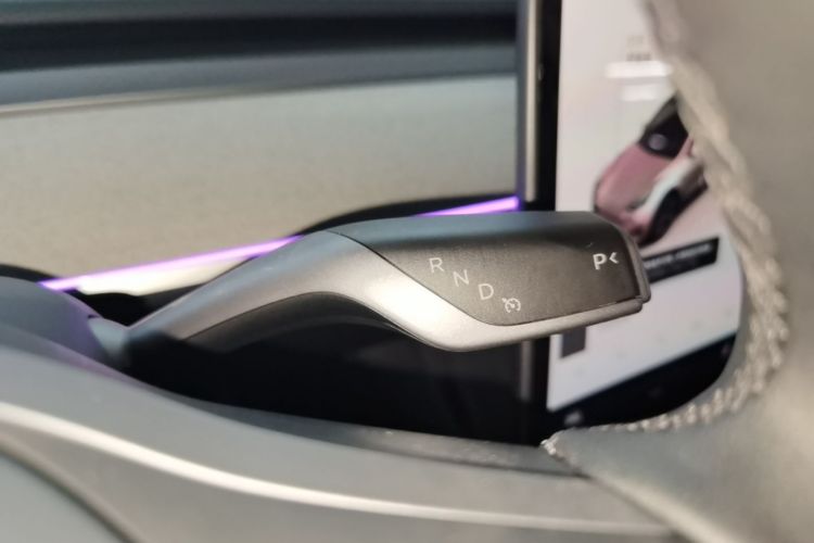 Tesla Model Y 2024 #14 Tesla Model Y 2024 immagine di auto #14