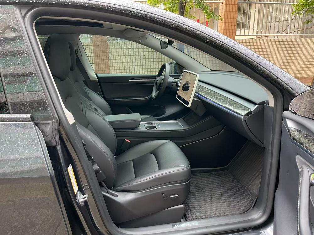 Tesla Model Y 2024 car image #3