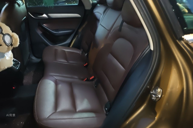 Audi Q3 2015 car image #19