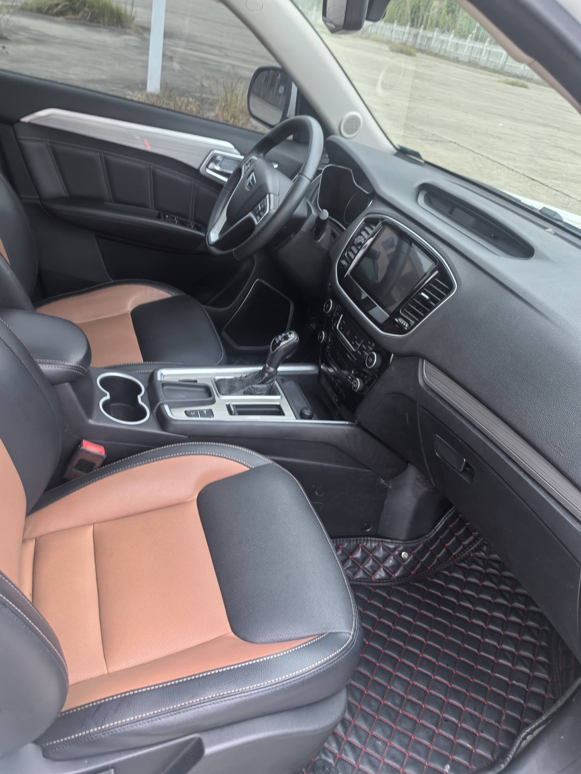 GEELY Vision X6 2017 immagine di auto #3