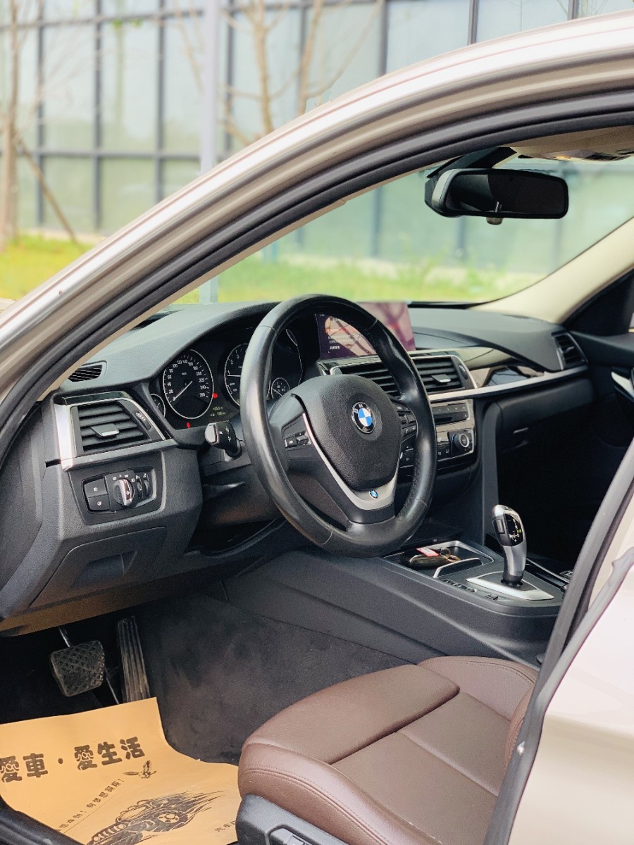 BMW 3 Series 2019 #6 BMW 3 Series 2019 صورة سيارة #6