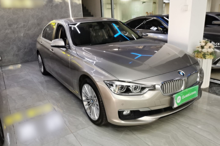 BMW 3 Series 2018 car image #6