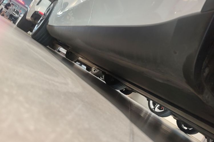 Tesla Model Y 2024 car image #27