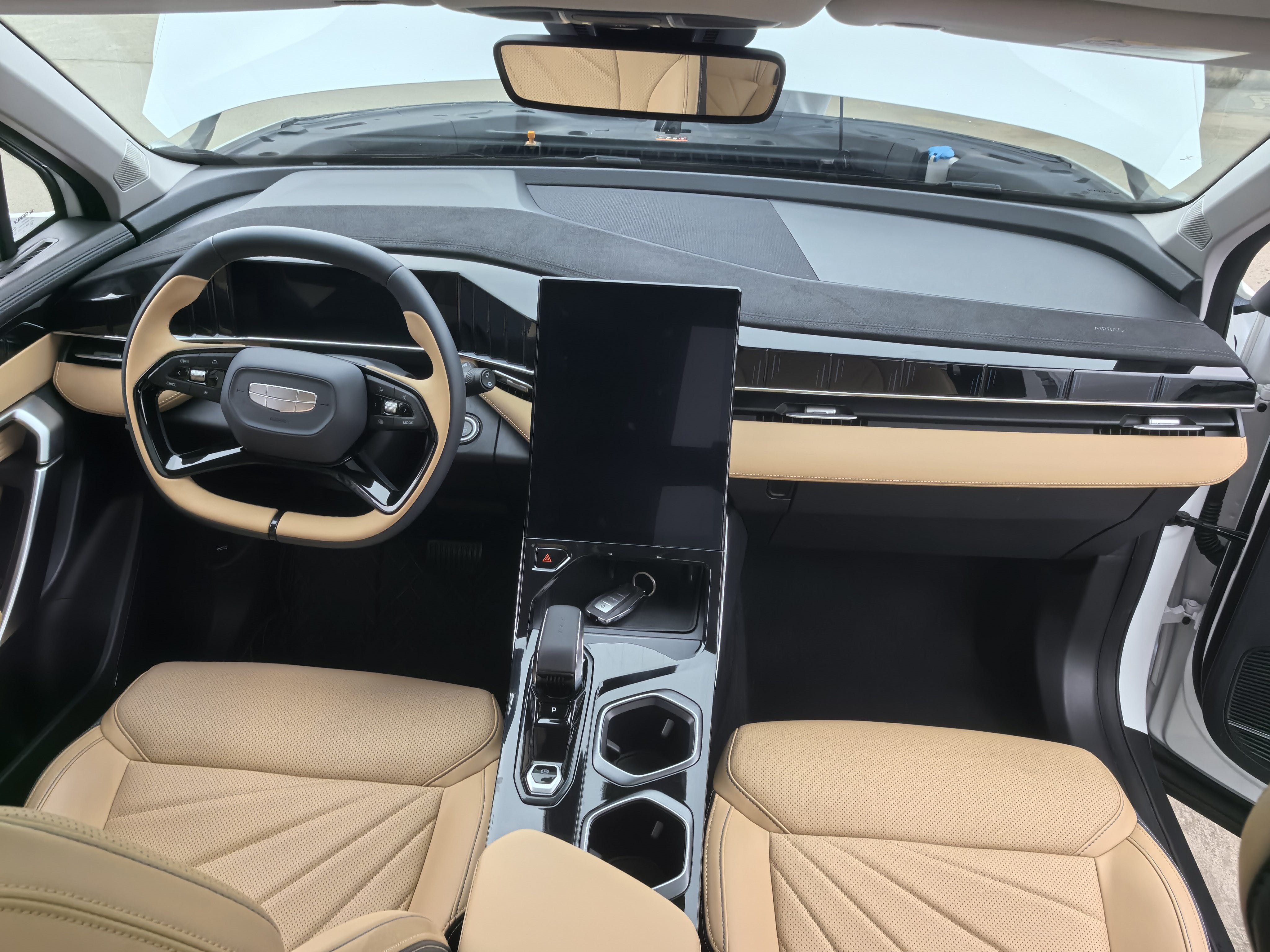 GEELY Boyue L 2024 car image #9