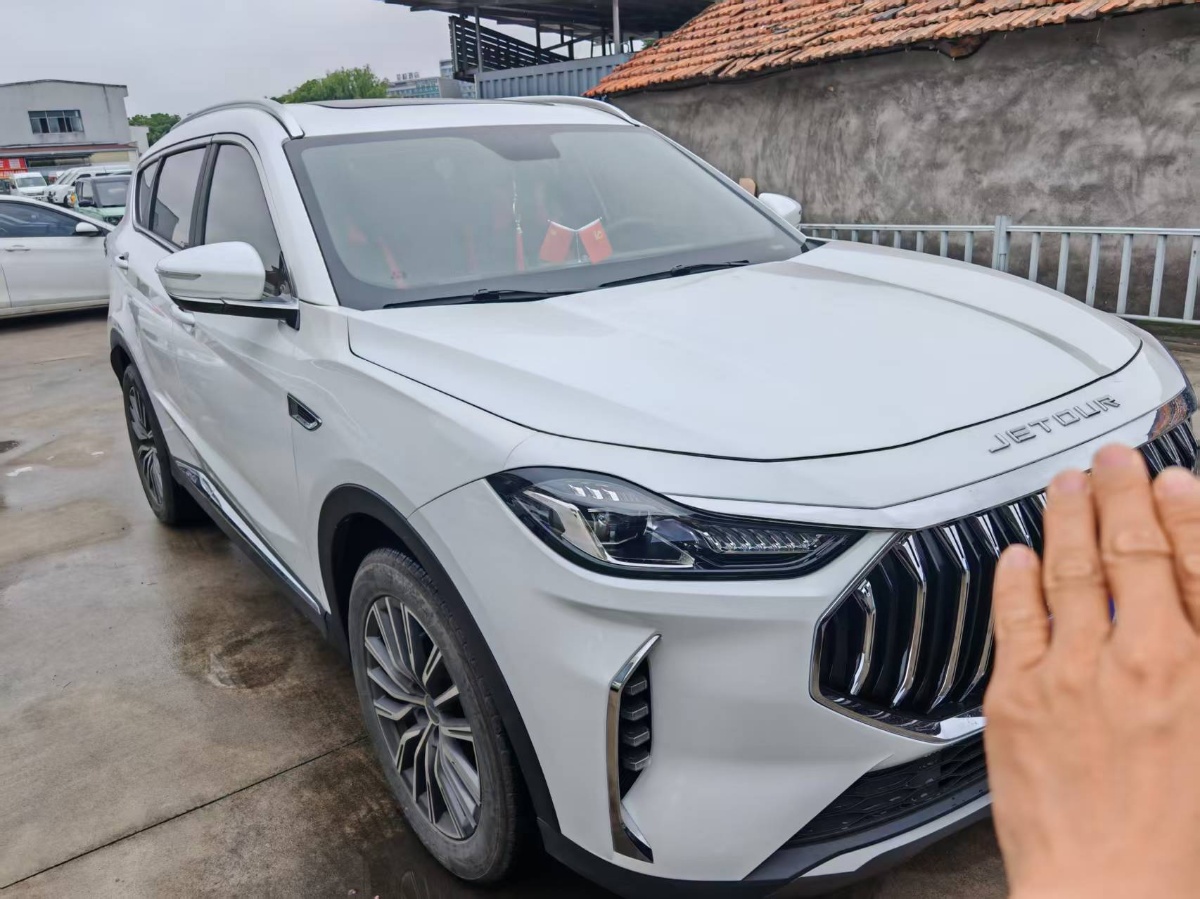 Jetour X70 PLUS 2023 car image #3