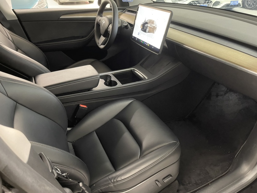 Tesla Model Y 2023 #6 Tesla Model Y 2023 car image #6