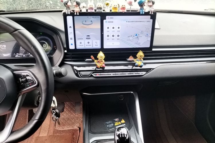 GEELY Emgrand 2024 car image #13
