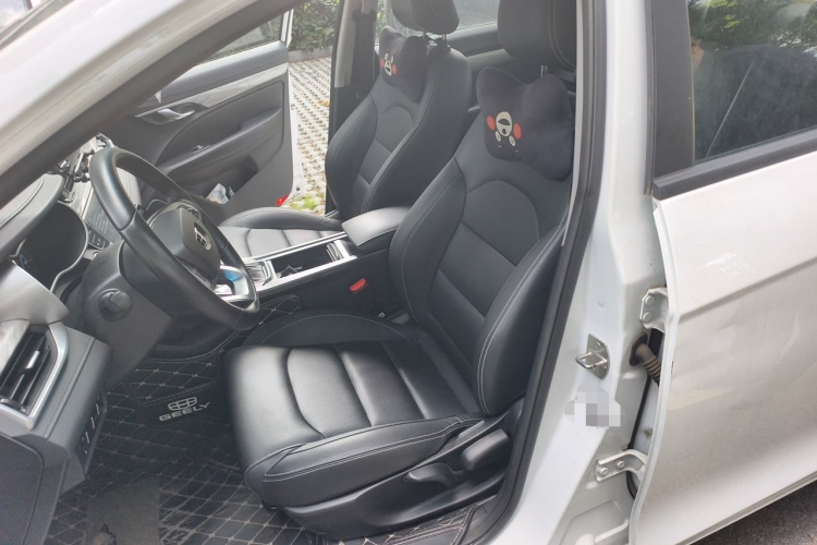 GEELY Emgrand 2019 #15 GEELY Emgrand 2019 car image #15