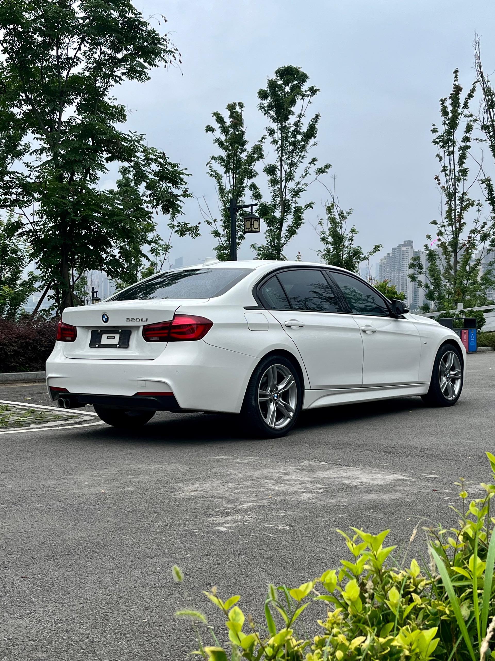 BMW 3 Series 2018 image de voiture #9