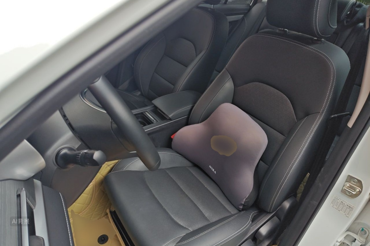 GEELY Emgrand 2021 car image #17