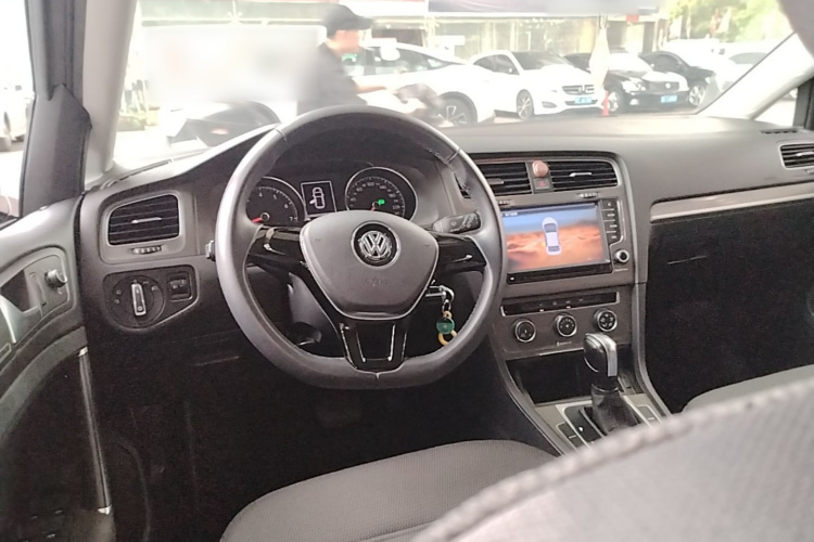 Volkswagen Golf 2016 car image #10