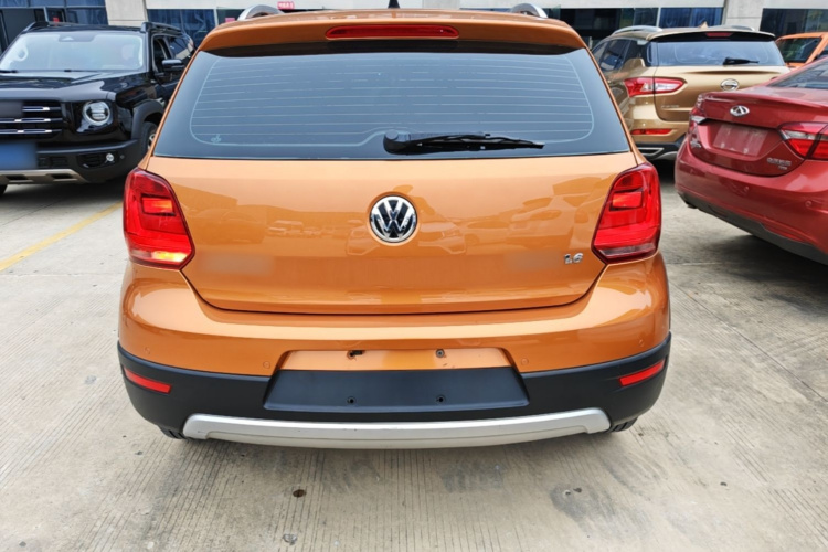 Volkswagen Polo 2014 car image #6
