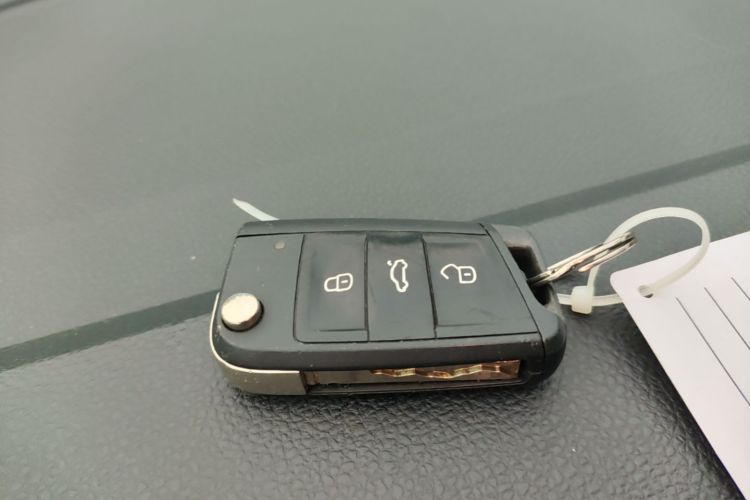 Volkswagen Polo 2020 car image #9