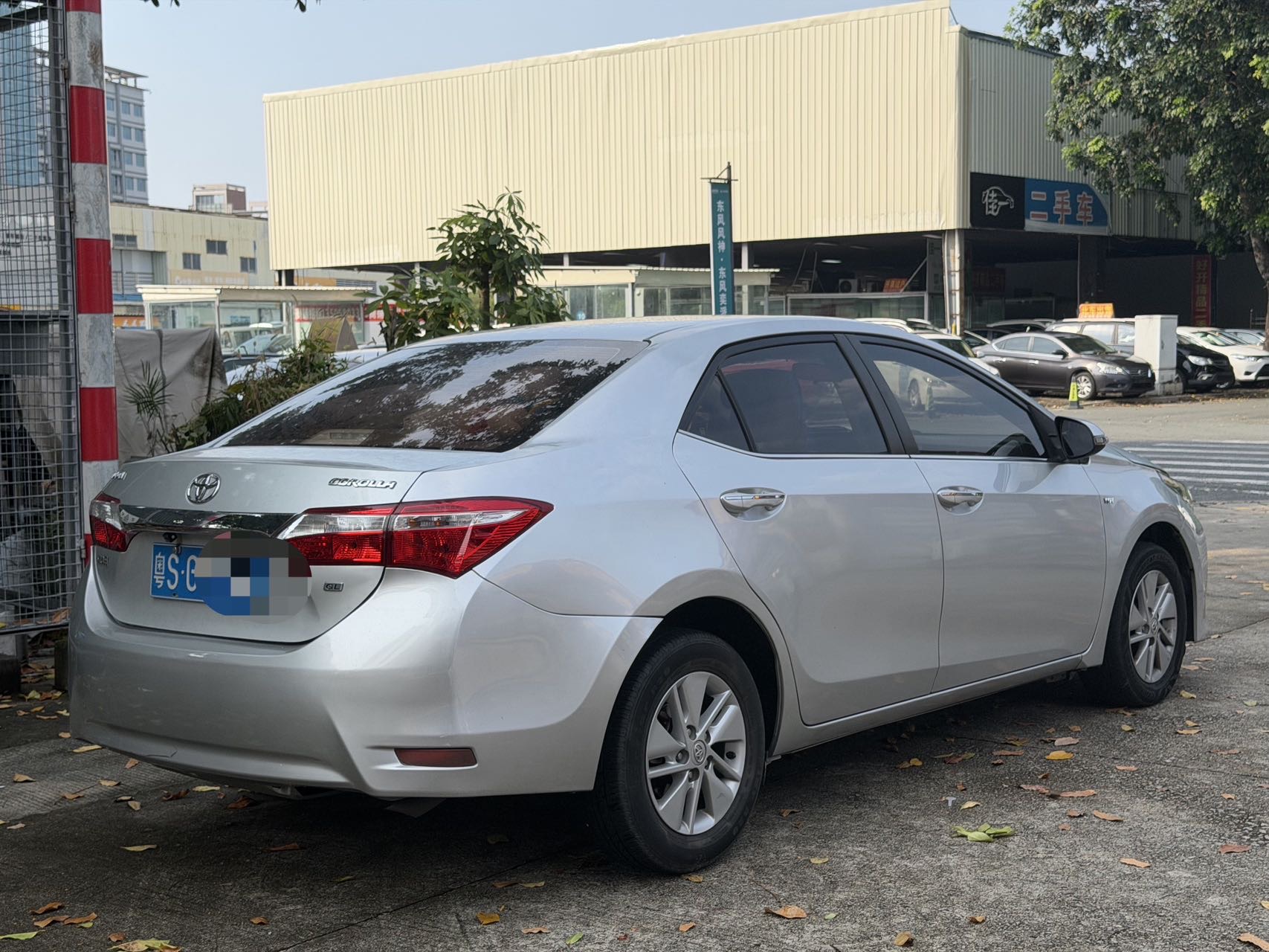 2015 car image #4
