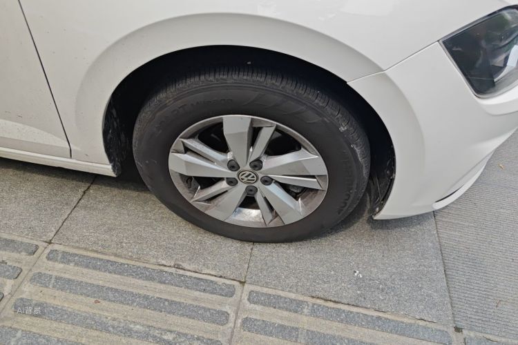 Volkswagen Polo 2020 car image #9