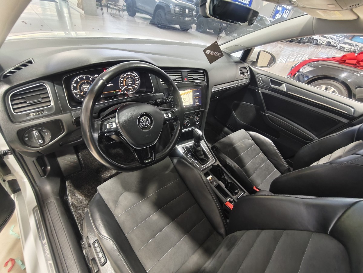 Volkswagen Golf 2020 #4 Volkswagen Golf 2020 صورة سيارة #4