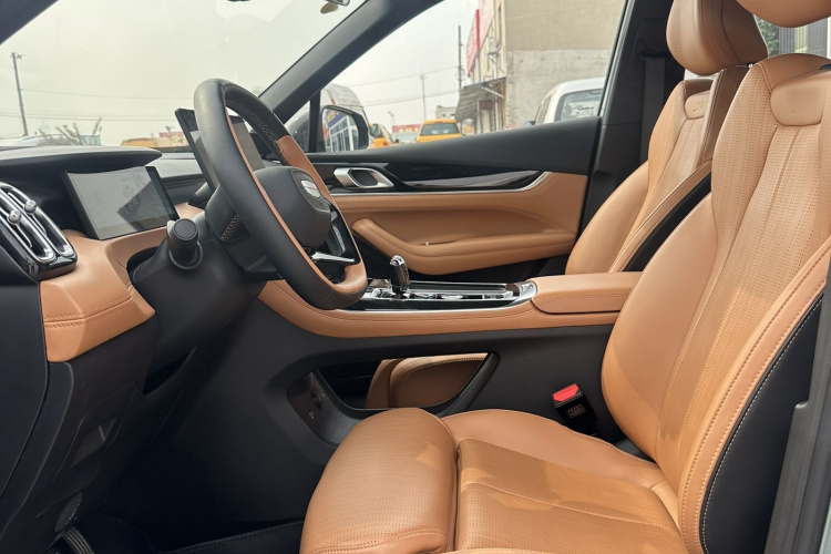 GEELY Boyue L 2025 car image #11