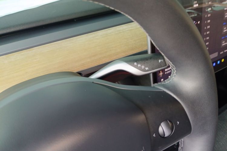 Tesla Model Y 2022 #14 Tesla Model Y 2022 car image #14