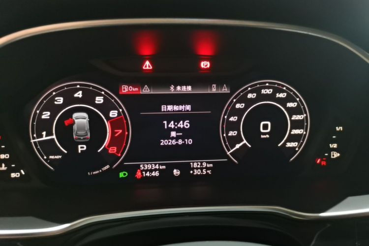 Audi Q3 2020 car image #12