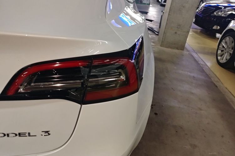 Tesla Model 3 2021 car image #8