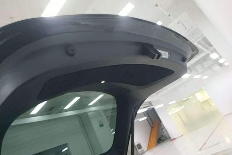 Tesla Model Y 2021 immagine di auto #19