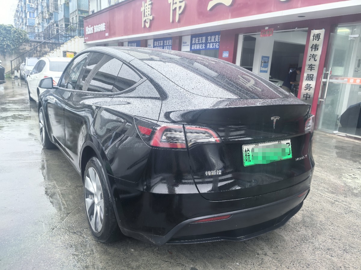 Tesla Model Y 2023 car image #5