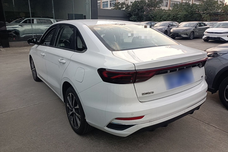 GEELY Emgrand 2025 #5 GEELY Emgrand 2025 car image #5