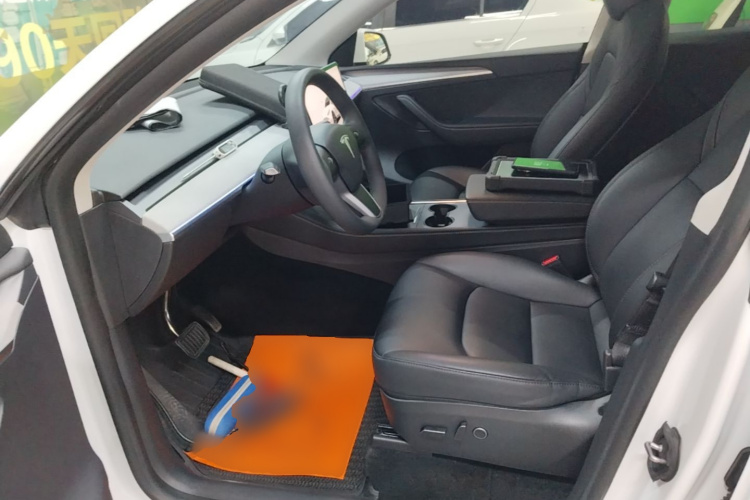 Tesla Model Y 2023 #19 Tesla Model Y 2023 car image #19