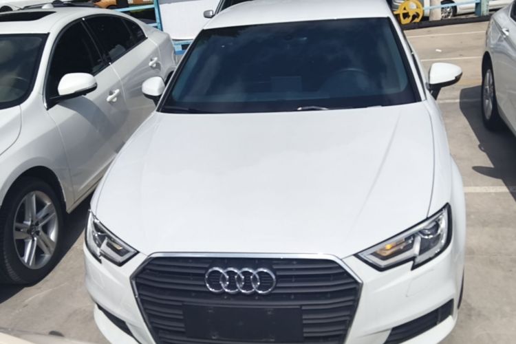 Audi A3 2018 car image #3